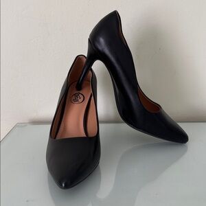 Pointed Toe High Heel Pumps by Trary
